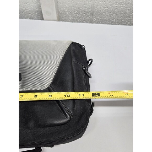 Targus Portable DVD Player Travel Case Bag Black and Gray - Picture 13 of 16